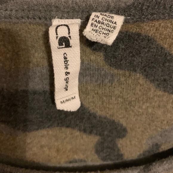 Cable and Gauge, Women’s Camouflage Top - Picture 6 of 7